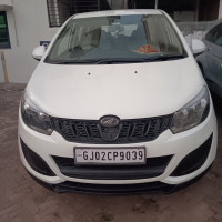 White Mahindra Marazzo M4 8 SEATER