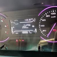 White Mahindra Marazzo M4 8 SEATER