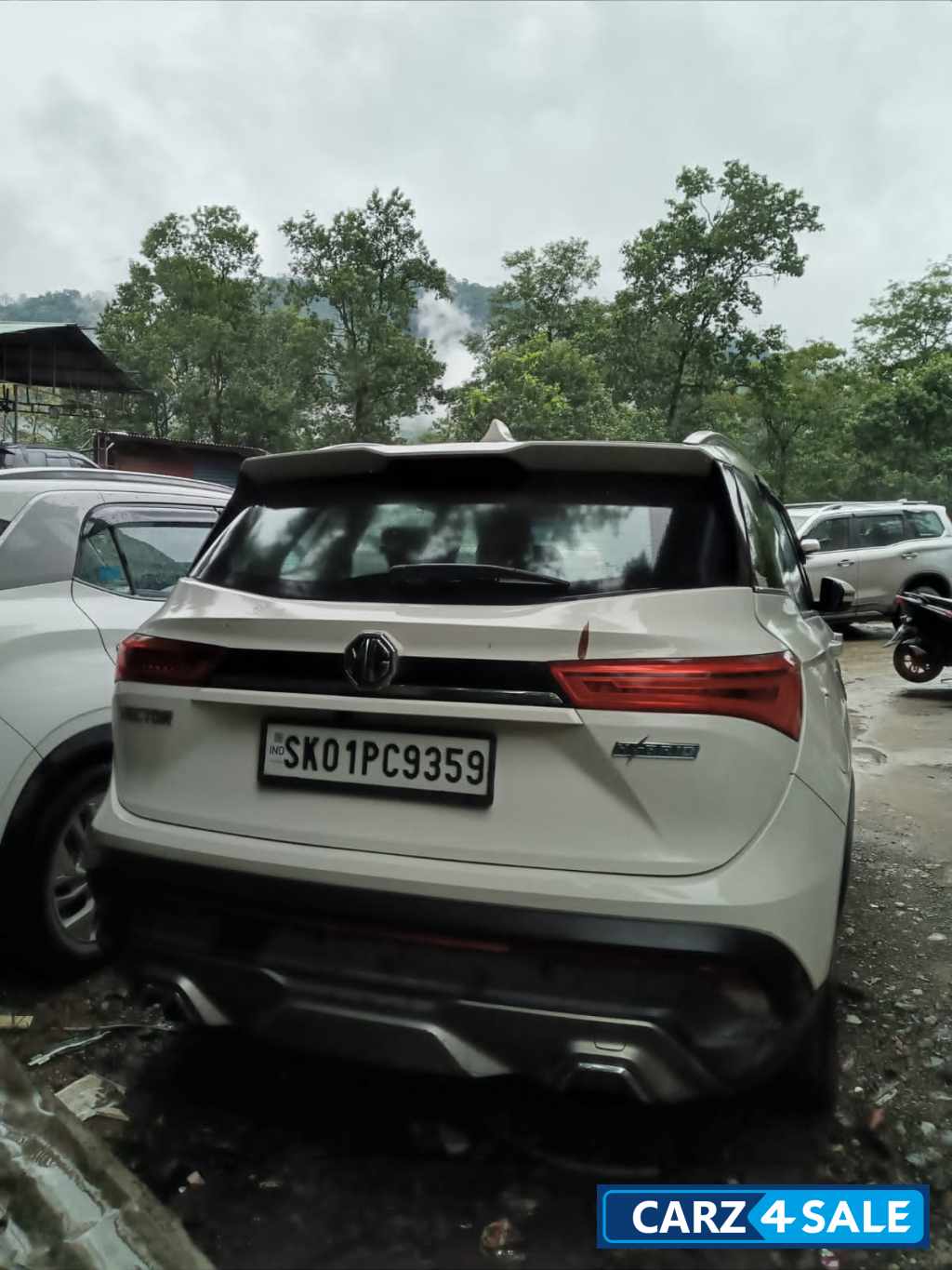 MG Hector hybrid sharp