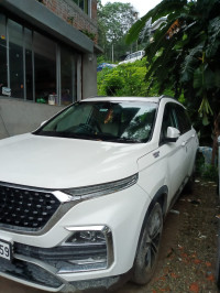 MG Hector hybrid sharp