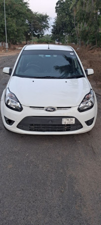 White Ford Figo Zxi