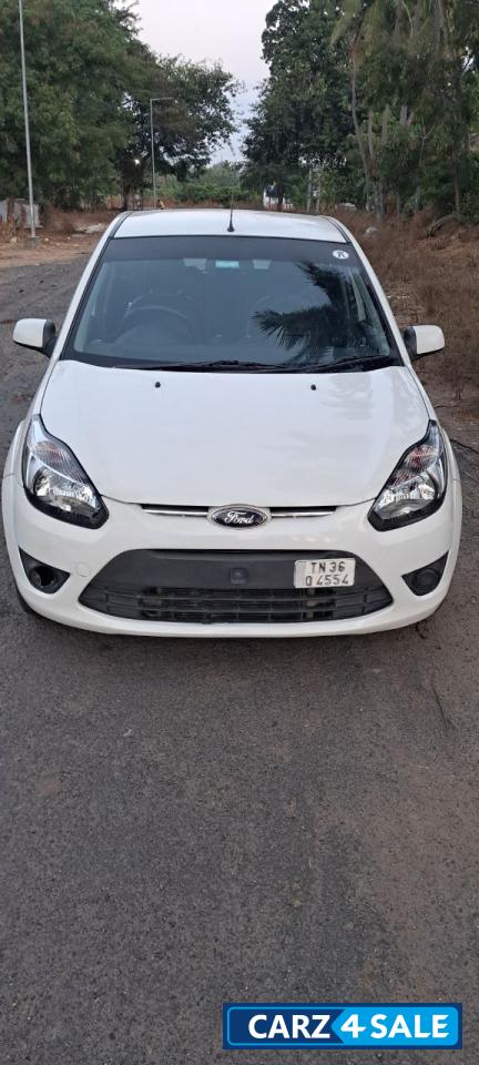 White Ford Figo Zxi