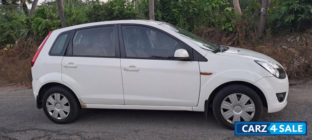 White Ford Figo Zxi
