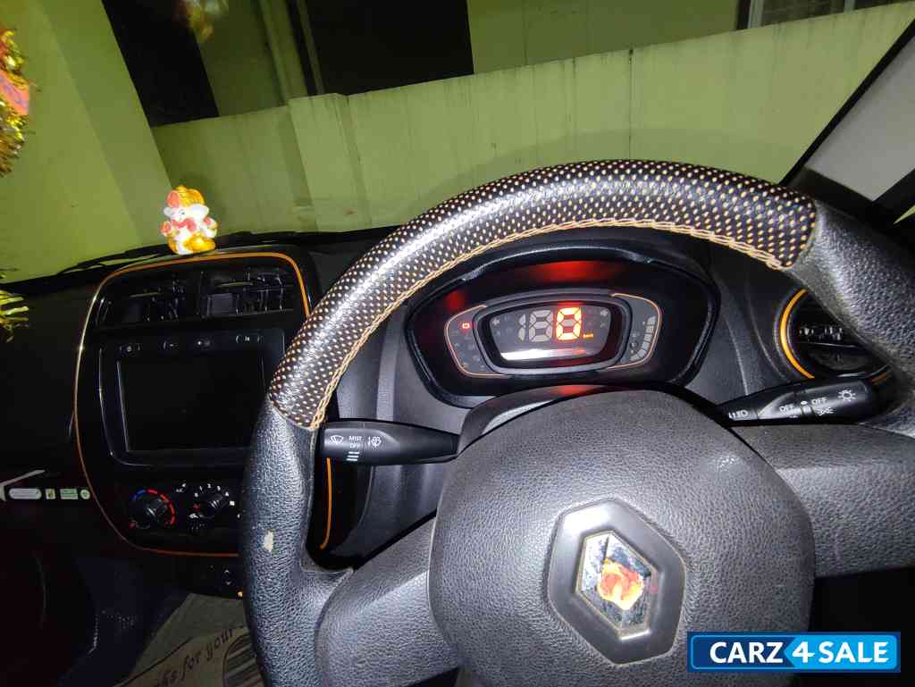 Renault Kwid RXT 1.0 AMT Easy-R