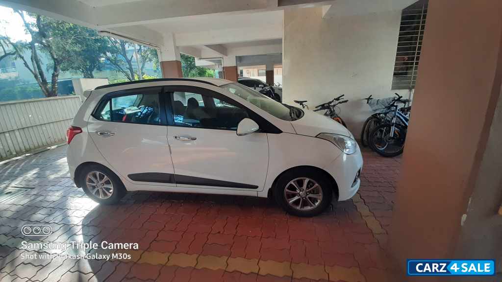White Hyundai i10 Asta, cng