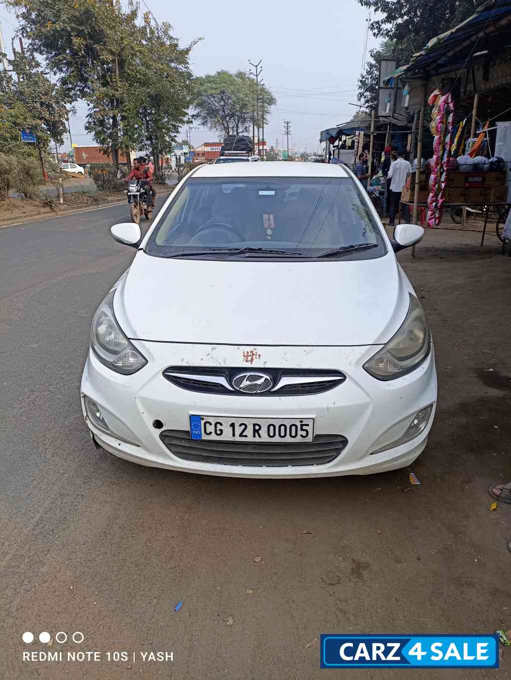 White Hyundai Verna Varna 1.6 crdi sx 2011