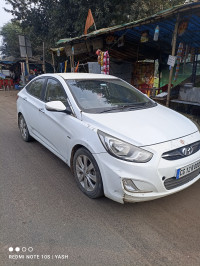 White Hyundai Verna Varna 1.6 crdi sx 2011