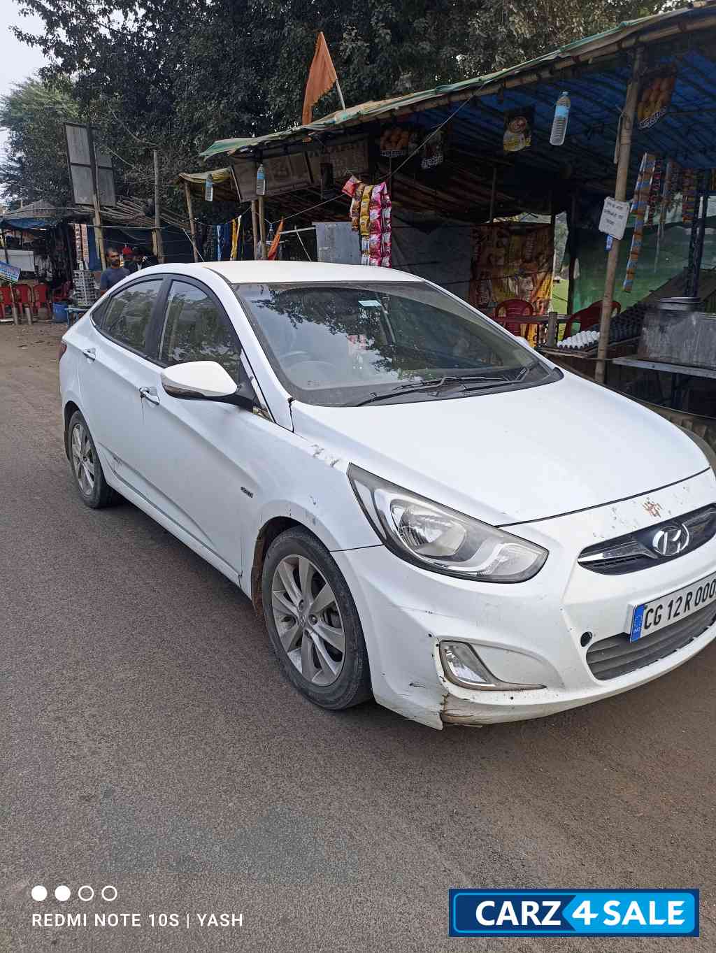 White Hyundai Verna Varna 1.6 crdi sx 2011