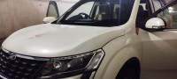 Pearl White Mahindra XUV 500 W11