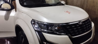 Pearl White Mahindra XUV 500 W11