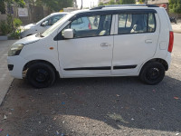 White Maruti Suzuki Wagon R VXI CNG