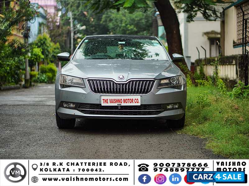 Grey Skoda Superb 1.8 L&K TSI AT