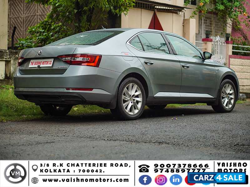Grey Skoda Superb 1.8 L&K TSI AT