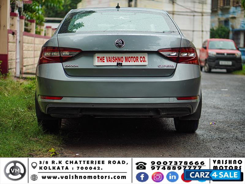 Grey Skoda Superb 1.8 L&K TSI AT