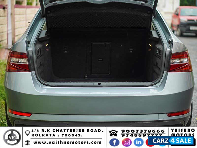 Grey Skoda Superb 1.8 L&K TSI AT