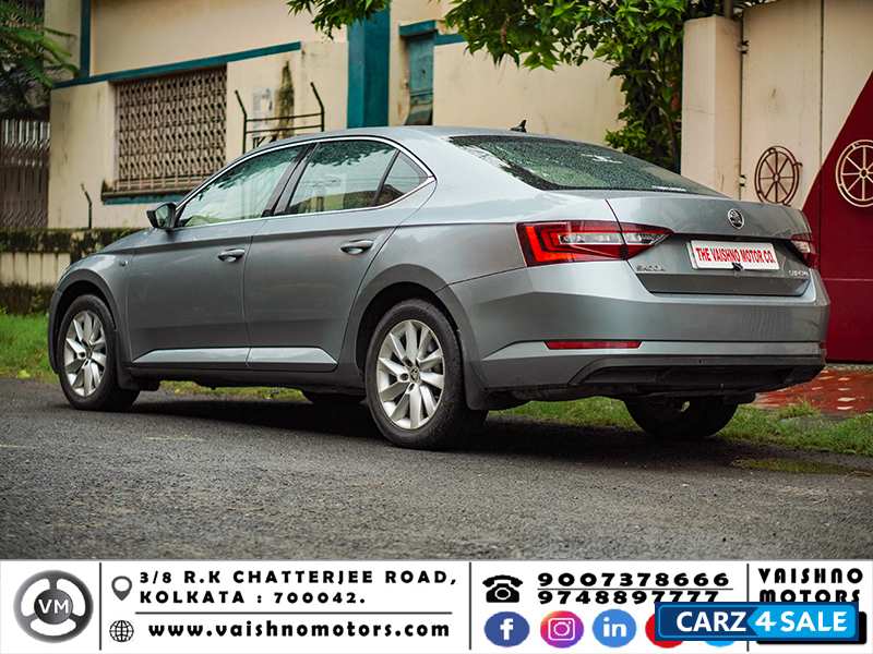 Grey Skoda Superb 1.8 L&K TSI AT