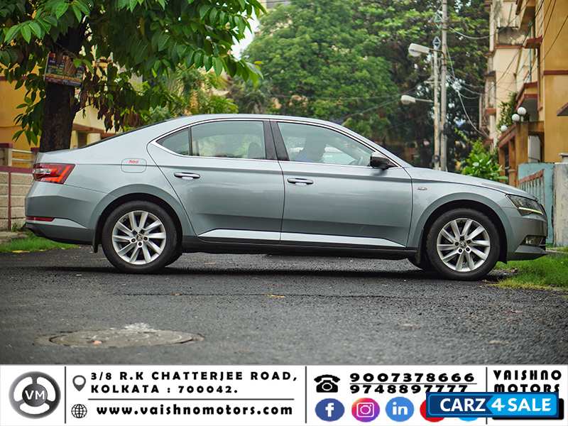 Grey Skoda Superb 1.8 L&K TSI AT