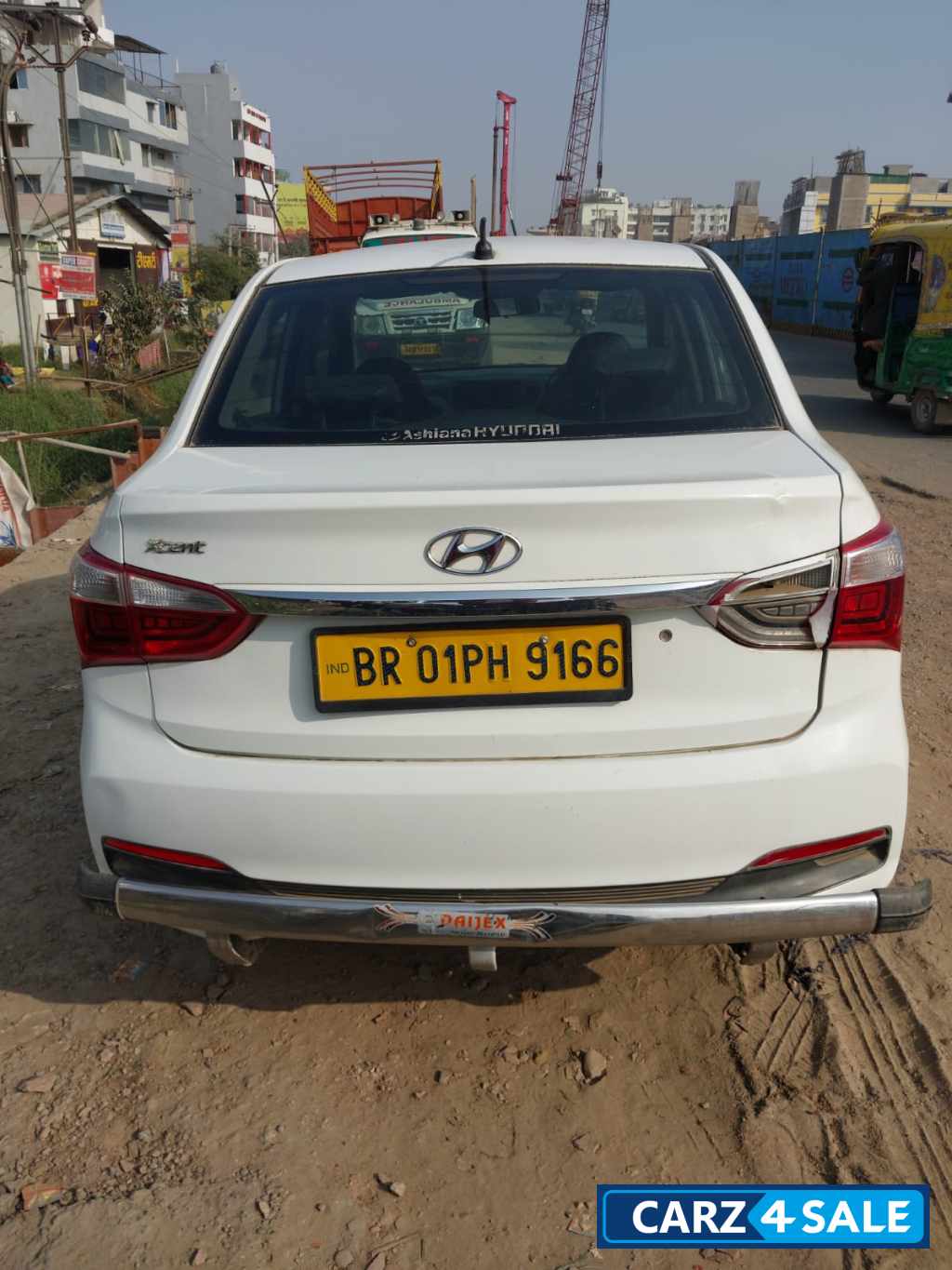 White Hyundai Xcent 1.2 C R D I E PLUS
