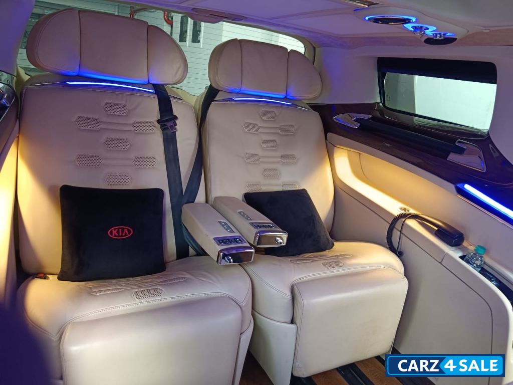 Kia Carnival LIMOUSINE 7