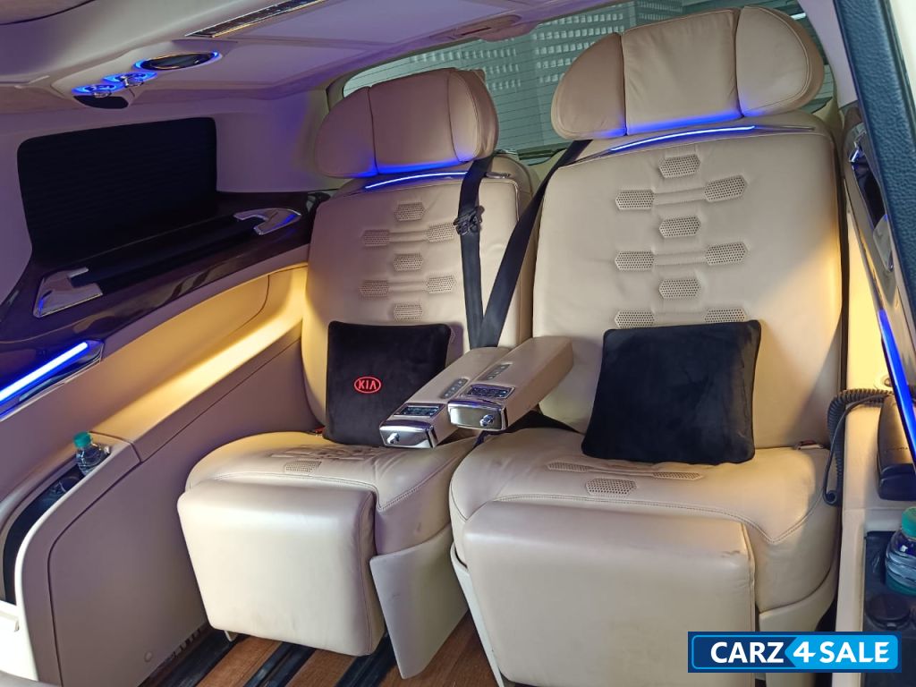 Kia Carnival LIMOUSINE 7