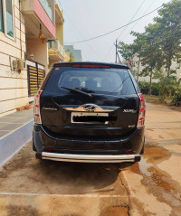 Mahindra XUV 500 W10
