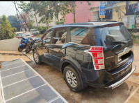 Mahindra XUV 500 W10
