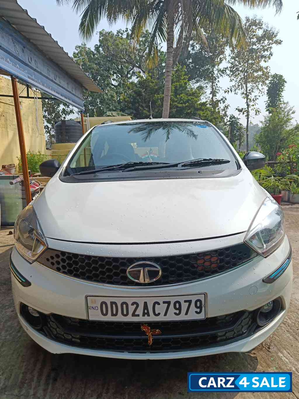Tata Tiago XE