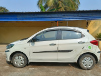 Tata Tiago XE