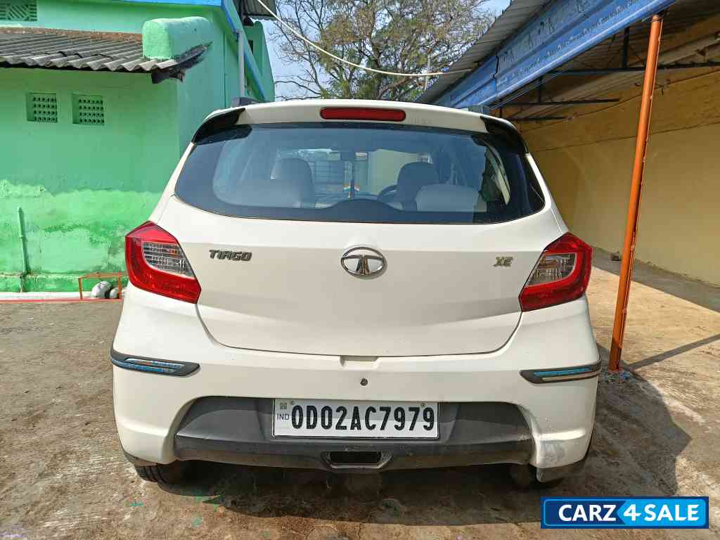 Tata Tiago XE