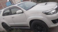 Toyota Fortuner 4x4 AT