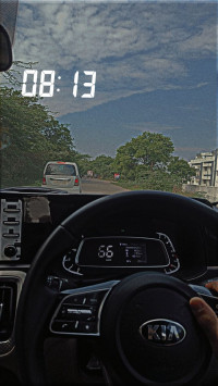 Pearl White Kia Sonet Htx diesel 1.5