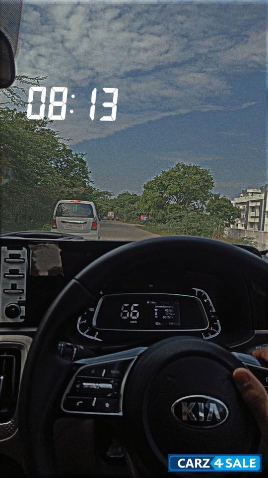 Pearl White Kia Sonet Htx diesel 1.5