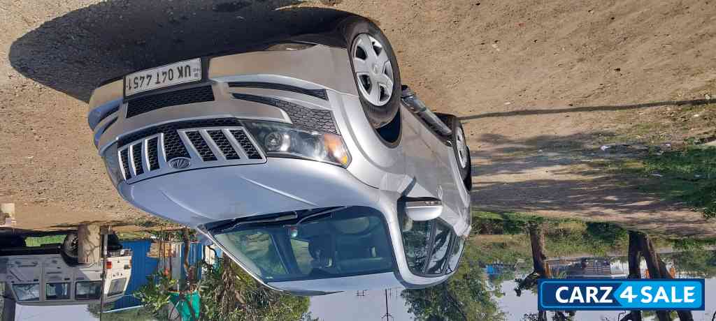 Silver Mahindra XUV 500 W6