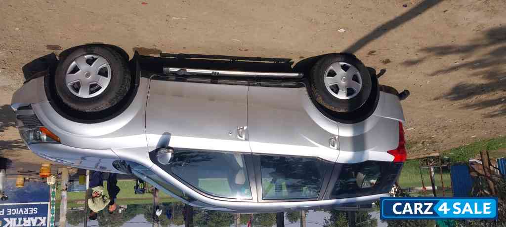 Silver Mahindra XUV 500 W6