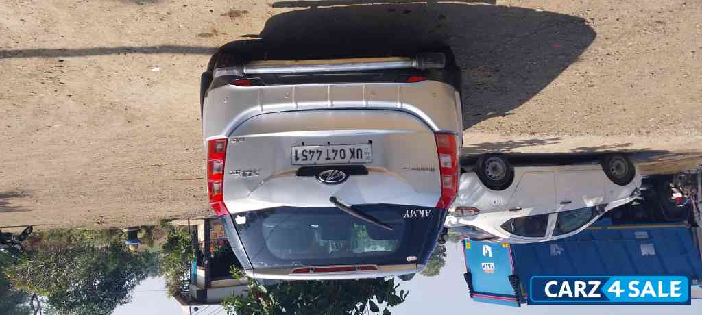 Silver Mahindra XUV 500 W6