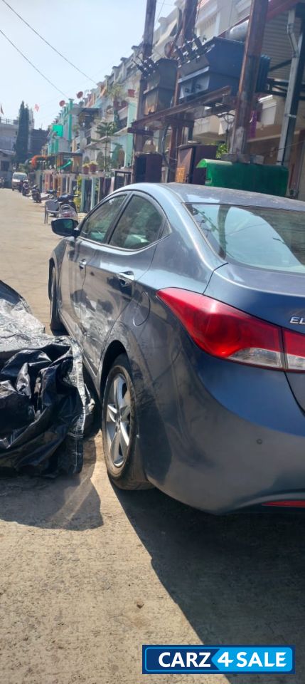 Royal Blue Hyundai Elantra SX VTVI