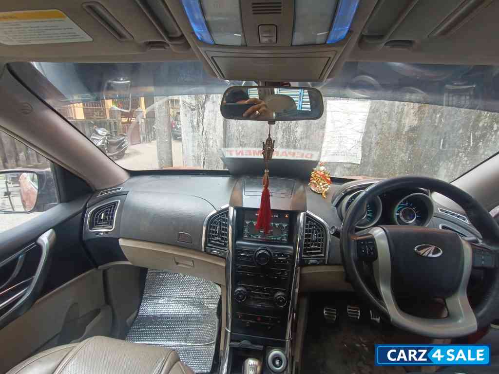 Sunset Orange Mahindra XUV 500 W10 R FWD