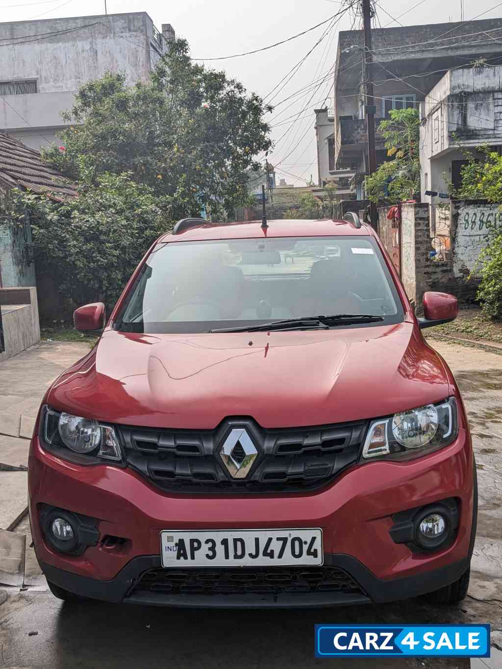 Red Renault Kwid RXT BSIV
