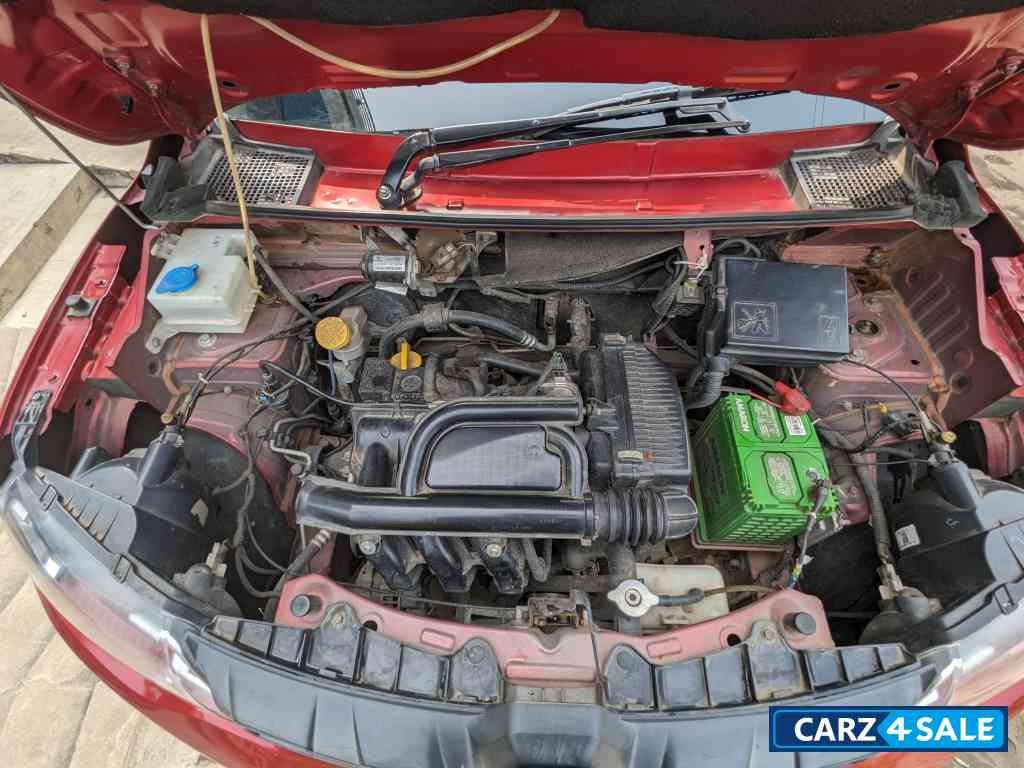 Red Renault Kwid RXT BSIV Red Renault Kwid RXT BSIV