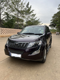 Mahindra XUV 500 W10