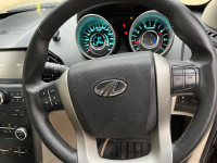 Mahindra XUV 500 W10