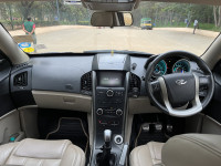 Mahindra XUV 500 W10