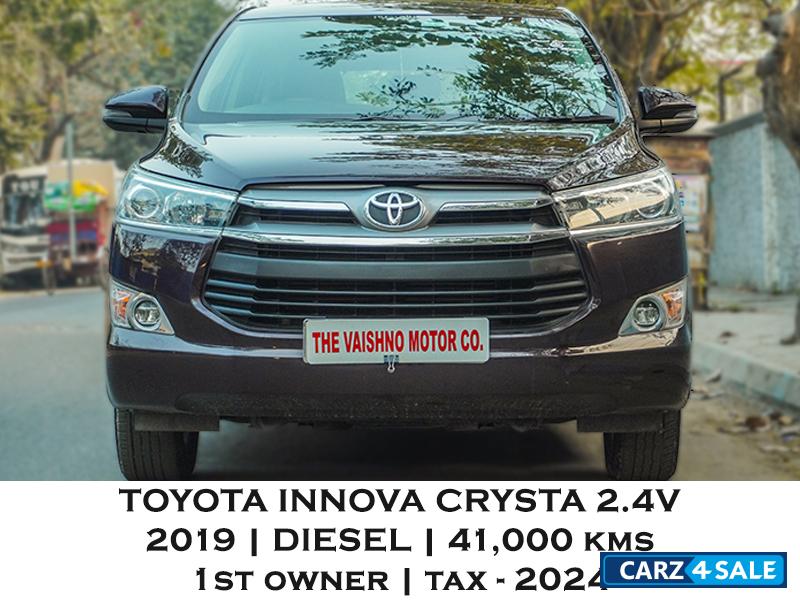 Toyota Innova Crysta  2.4 v