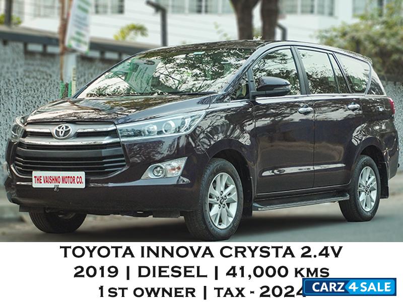 Toyota Innova Crysta  2.4 v