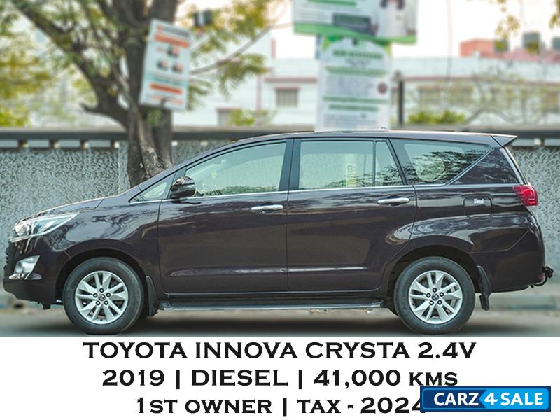 Toyota Innova Crysta  2.4 v