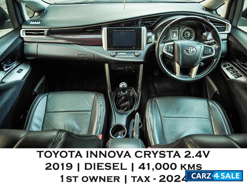 Toyota Innova Crysta  2.4 v