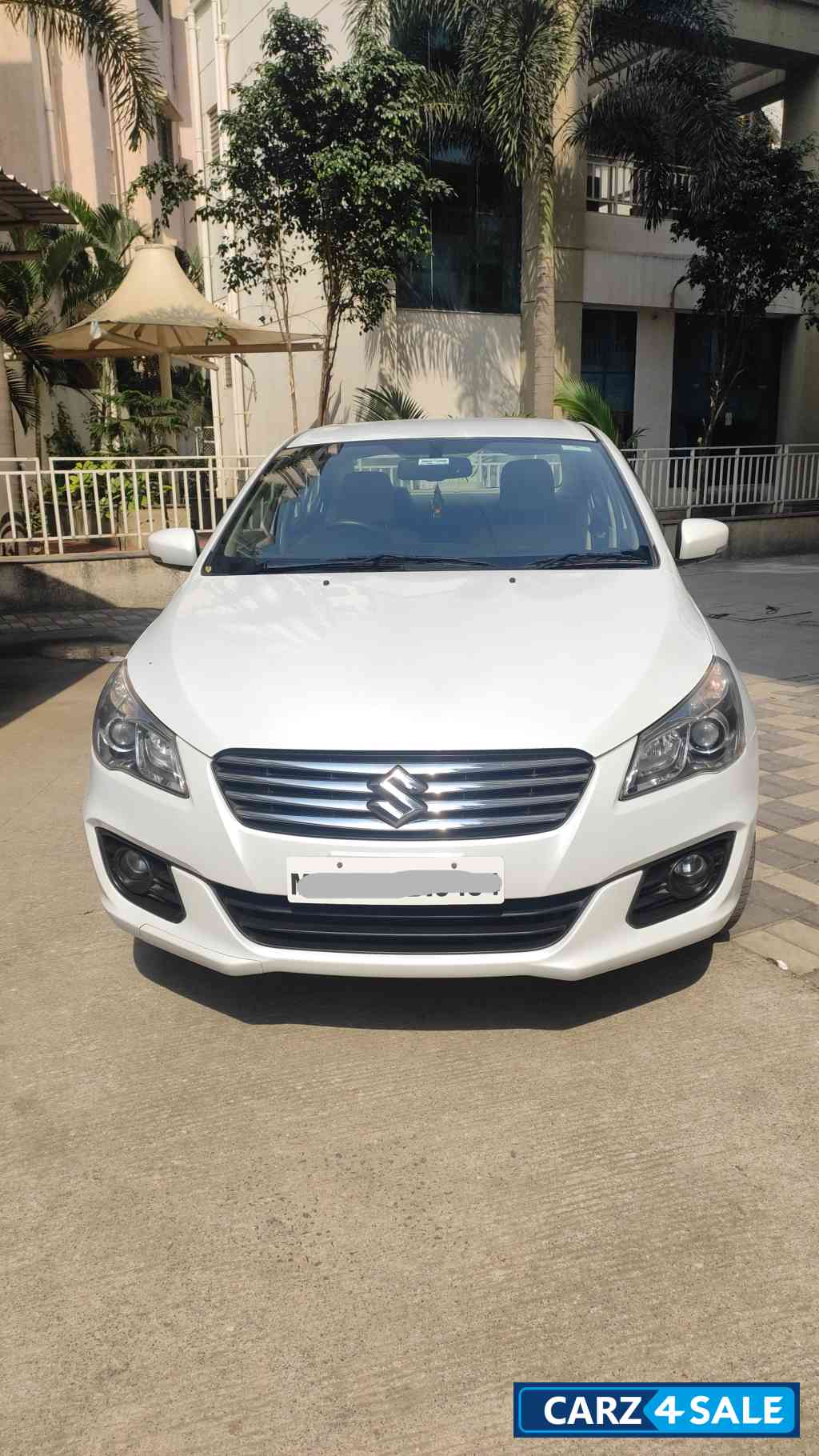 Pearl White Maruti Suzuki Ciaz ZXI +