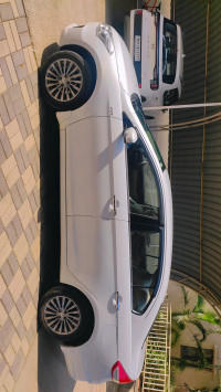 Pearl White Maruti Suzuki Ciaz ZXI +