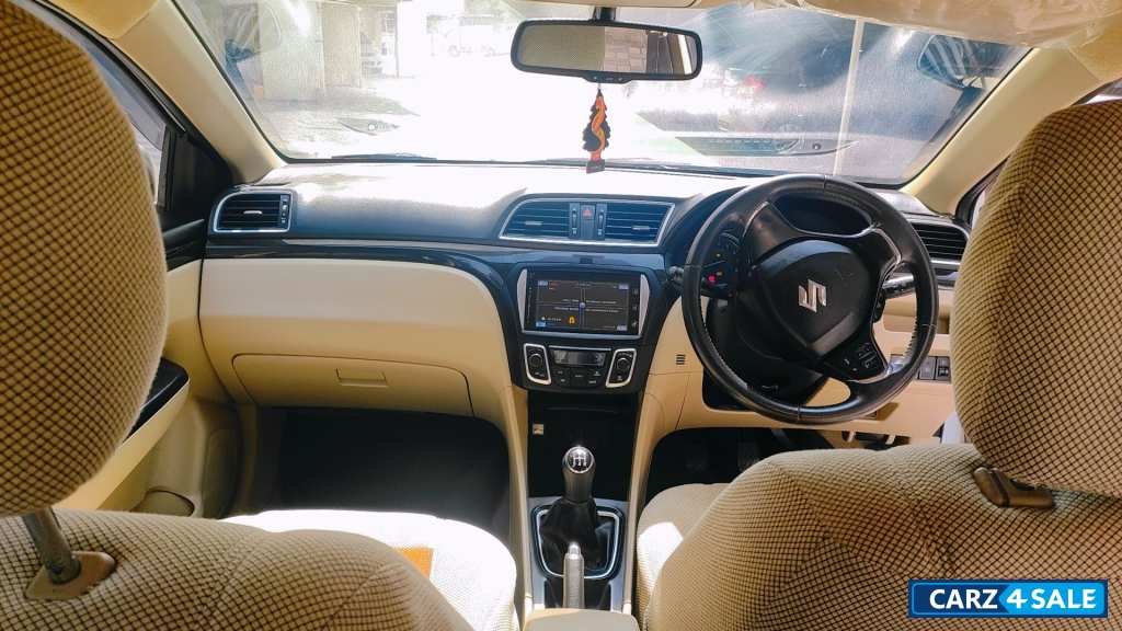 Pearl White Maruti Suzuki Ciaz ZXI +