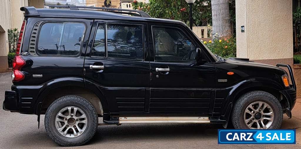 Mahindra Scorpio 2.6 CRDe SLX 7 Str